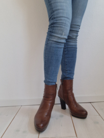 Santoni enkellaarsjes. Maat 41, Bruin gehamerd leer.