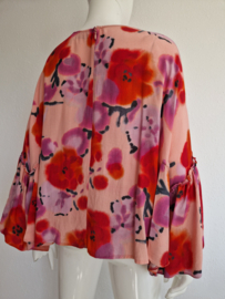 Essentiel Antwerp Blushing Floral top. Maat S. Roze/rood.