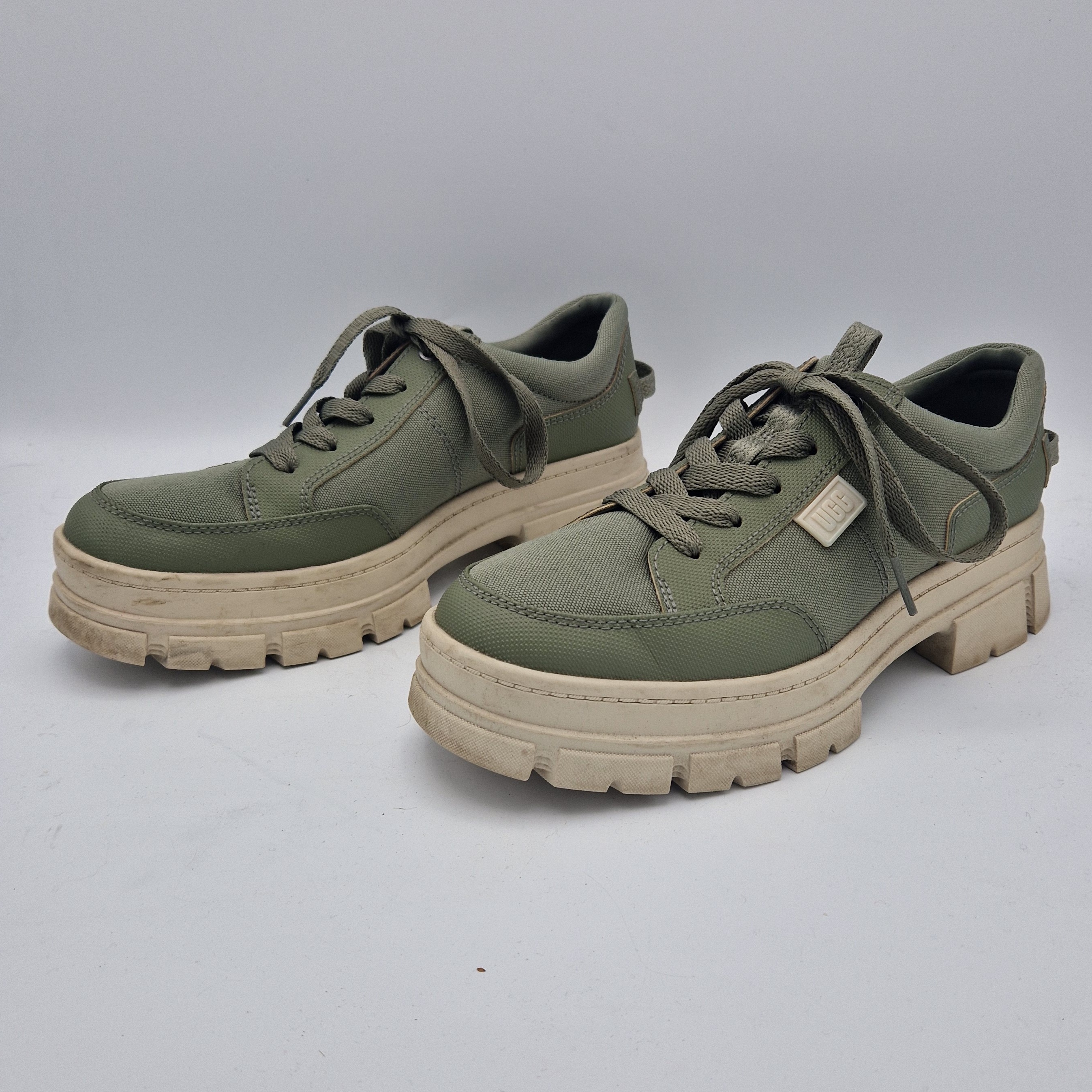 Ugg veterschoenen Ashton Hybrid. Maat 40. Legergroen