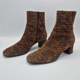 Lilian enkellaarsjes. Maat 41. Cognac/zebraprint.