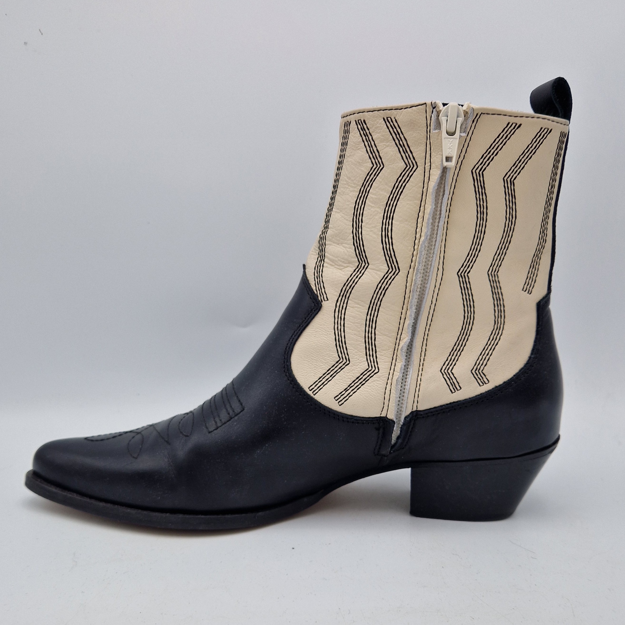 Toral westernlaarsjes. Maat 41, Zwart/wit/leer
