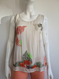Twin Set top. Maat 36/38. Beige/lovers.