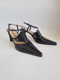 Peter Kaiser zwarte leren slingback pumps met spitse neus. Maat 7.5.