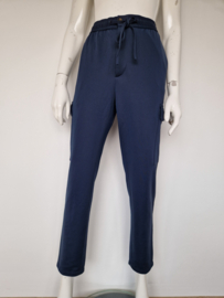 Closed Morri cargo broek. Maat M. Blauw.