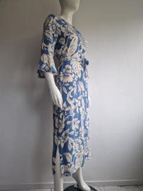 Juffrouw Jansen maxi dress. Maat M. Crème/blauw.