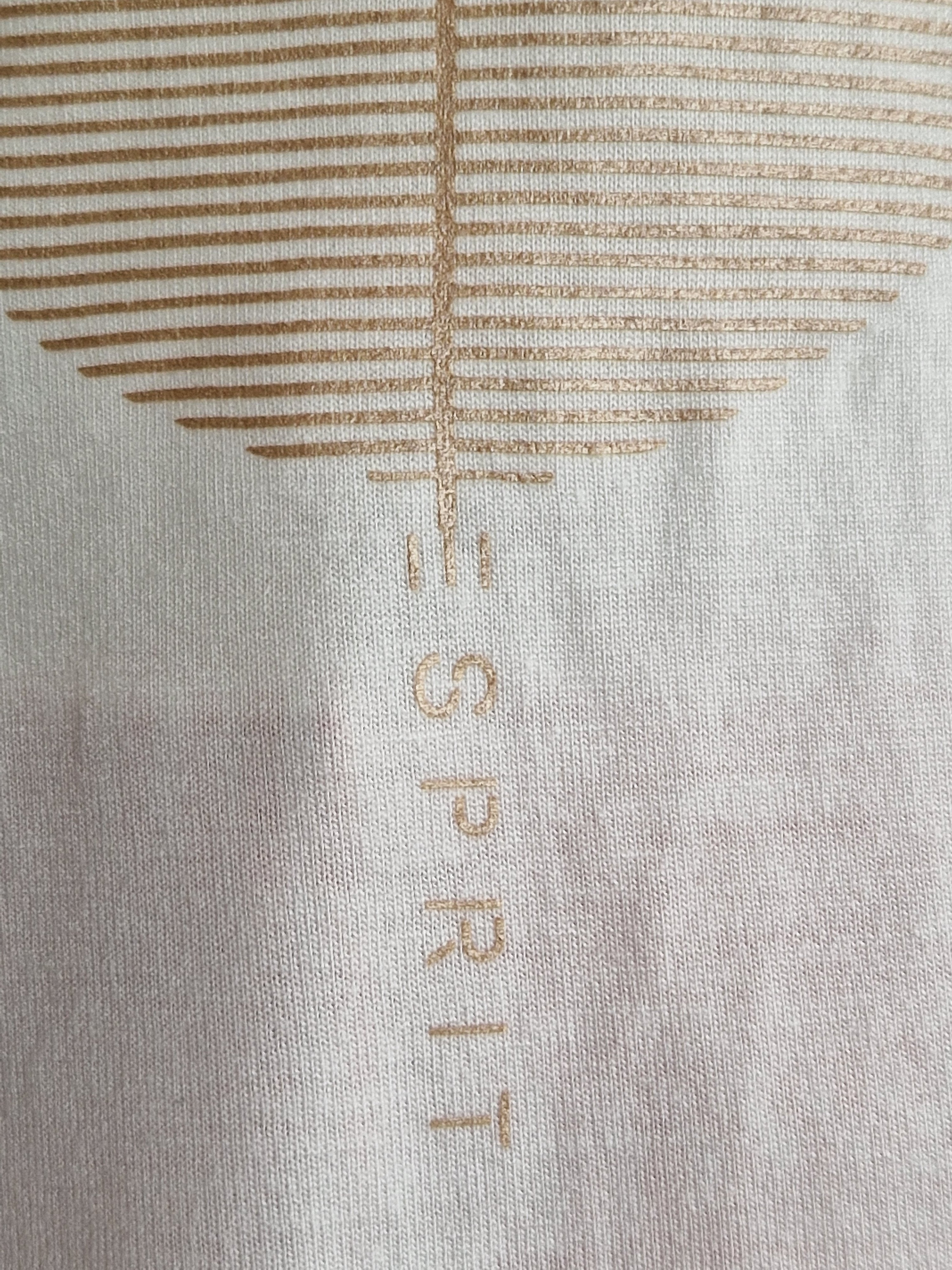 Esprit top. Maat L. Crème/print.