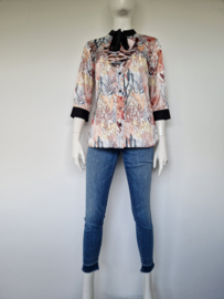 River Woods blouse met roezels. Maat 40, Crème/print.