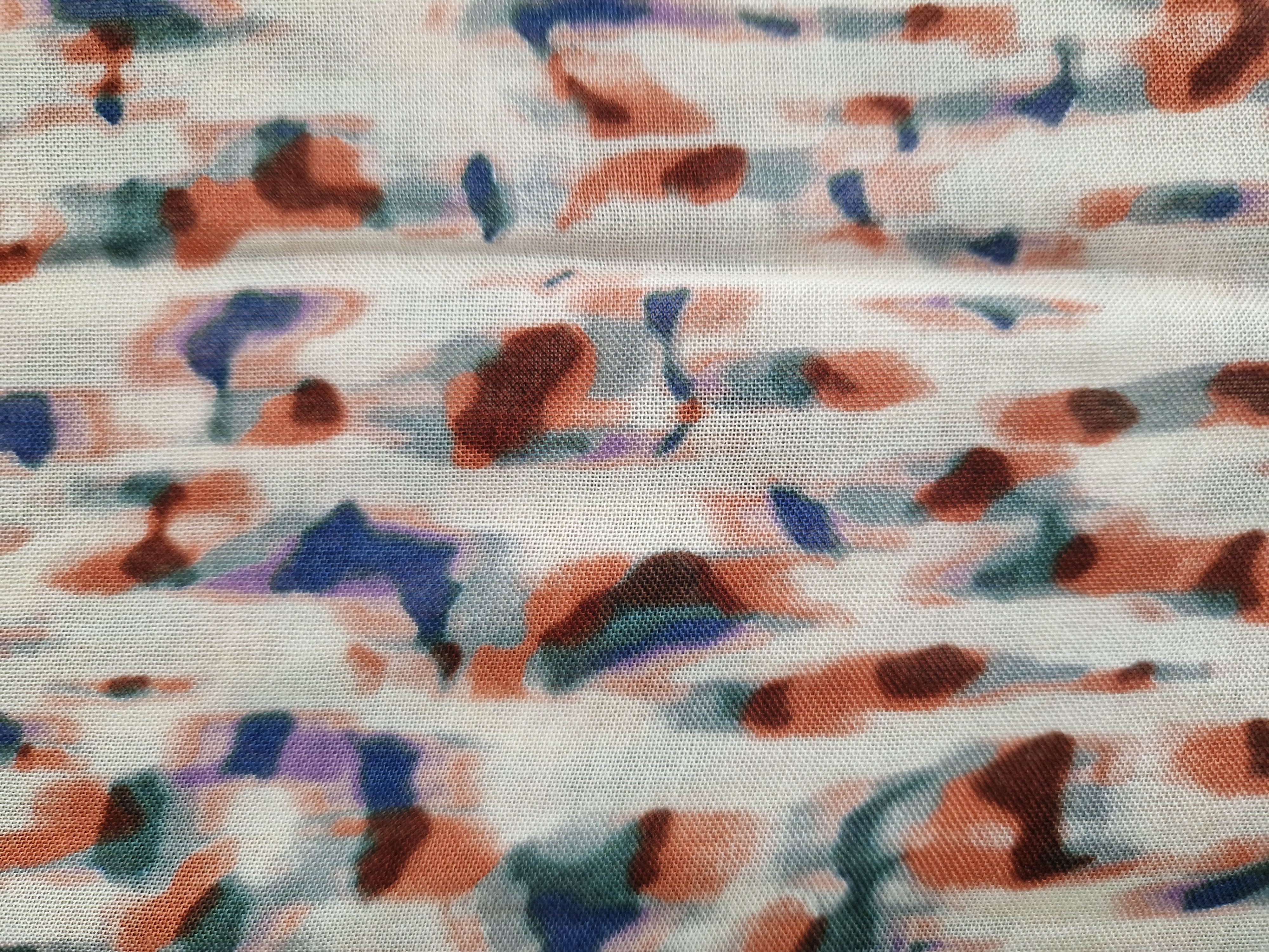 Sandwich shawl. All over print.