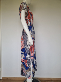 Batida jurk met kleurrijke print. Maat 5.