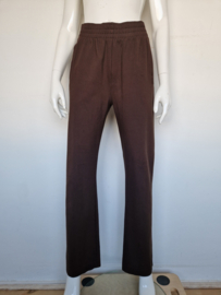 Club l'Avenir jogging pantalon. Mt. M. Chocoladebruin.