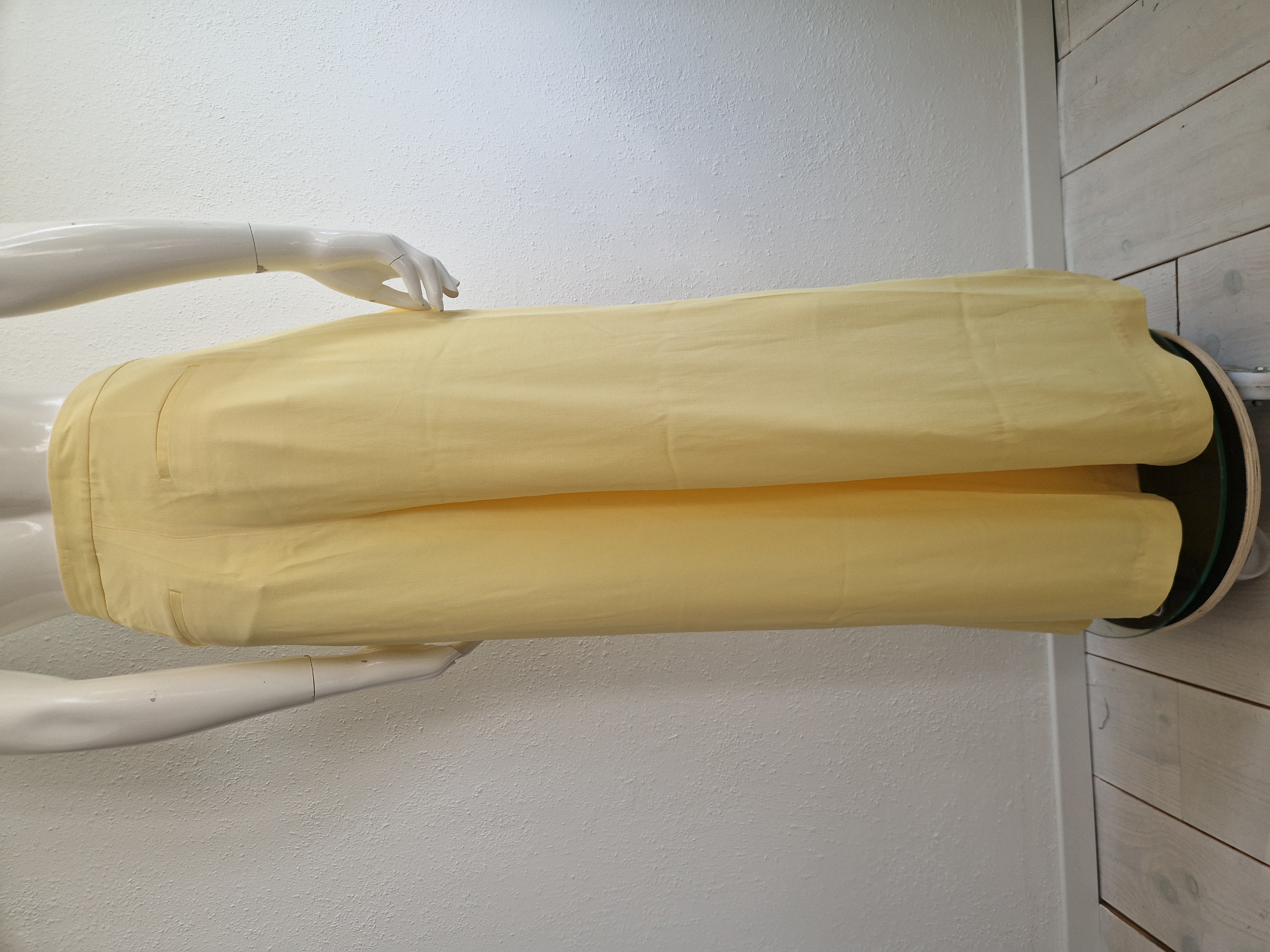 Closed pants Zola Yellow Orchid. Maat 30,