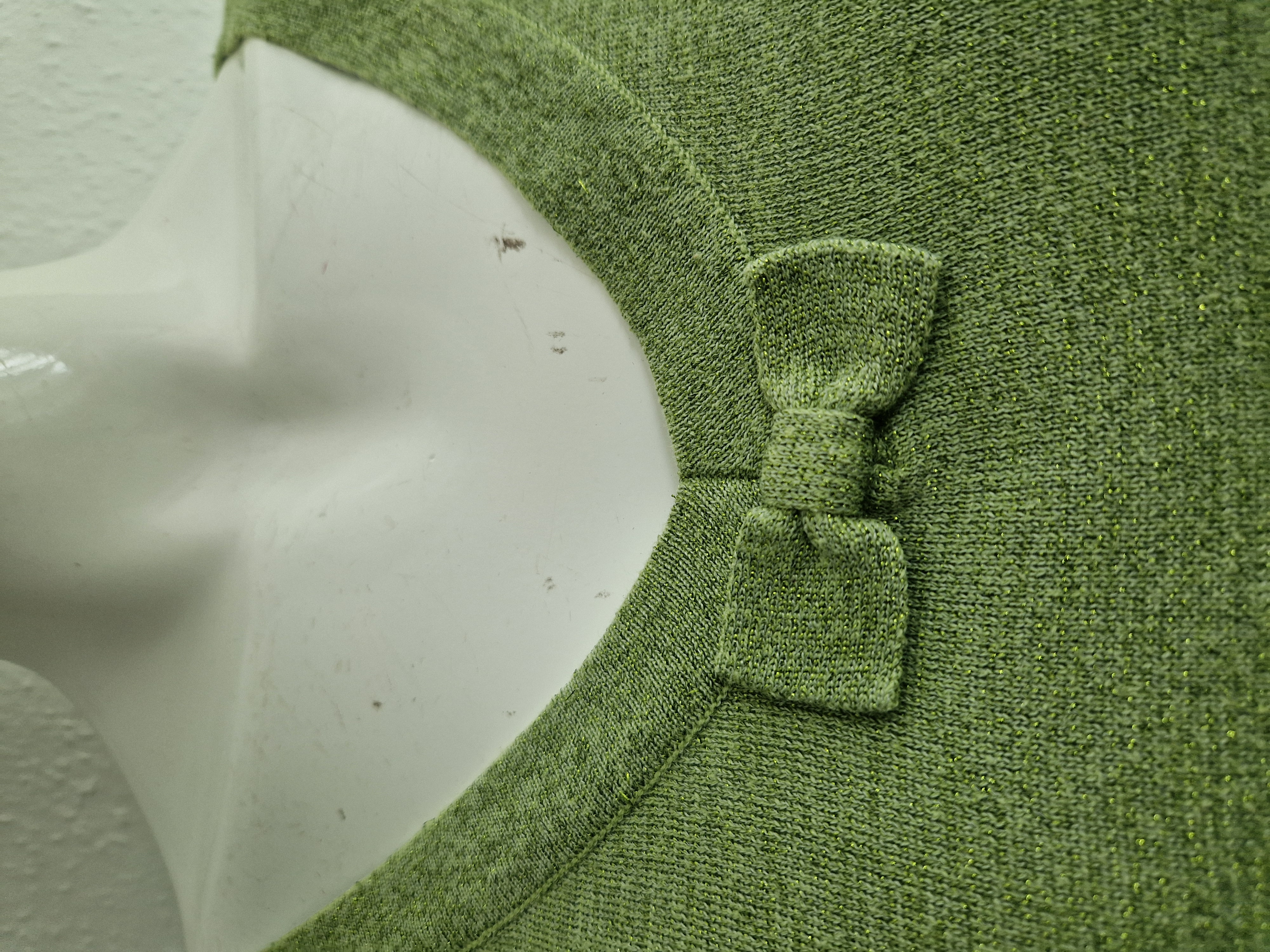 King Louie spencer met V-hals. Maat XL. Groen/lurex.