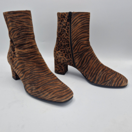 Lilian enkellaarsjes. Maat 41. Cognac/zebraprint.