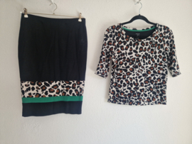 Marc Cain set. (top en rok). Maat N3/36/38