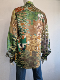 Zijden blouse. Maat M. Groentinten.