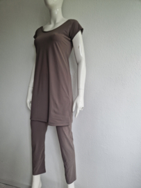 TrixenRees set (broek en shirt) Puk & Pau. Maat M. Taupe/travelstof.