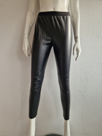 Marc Cain leatherlook legging. Maat 3, Zwart