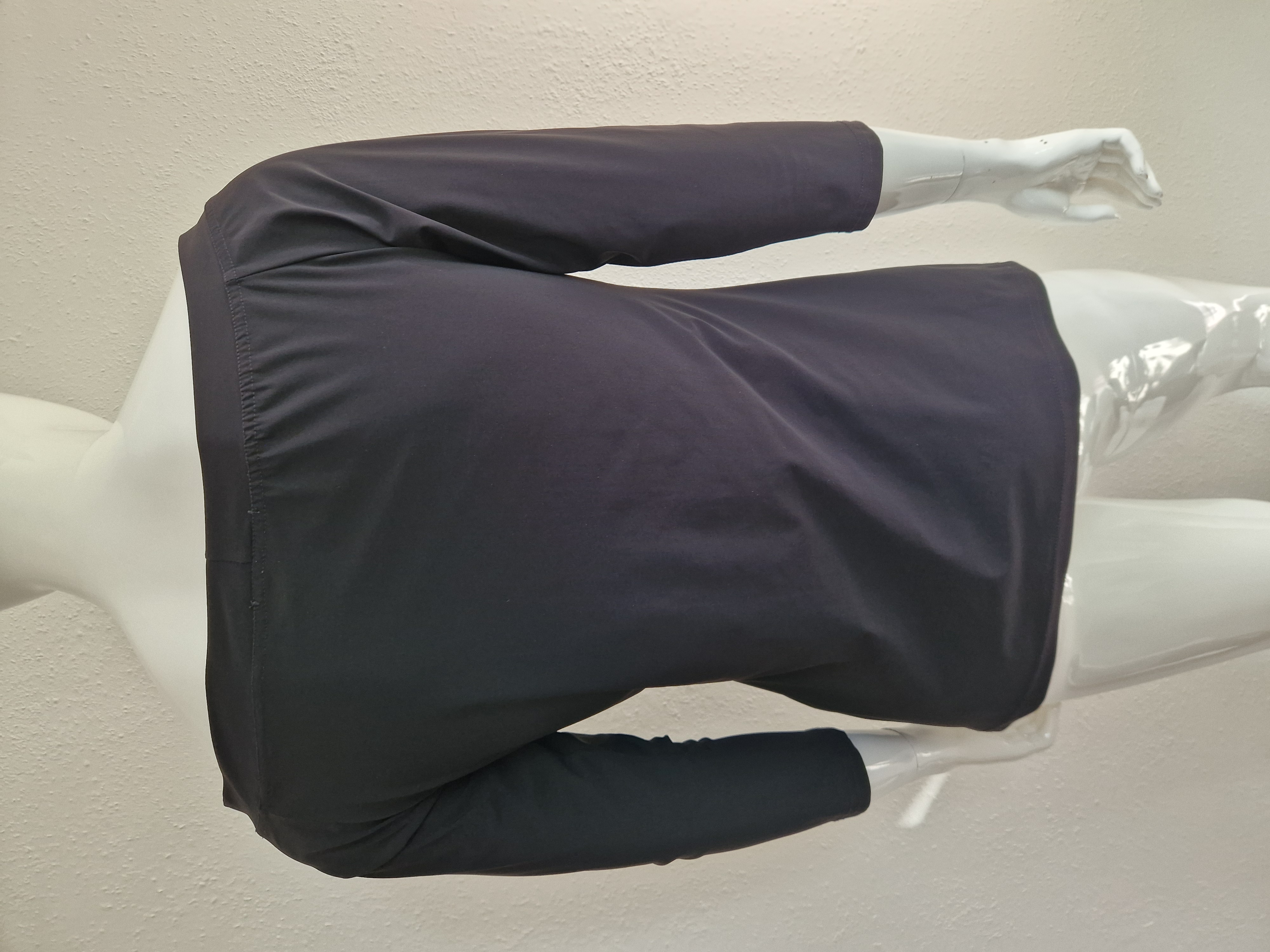 Travelstof off shouldertop. Maat 42. Zwart.