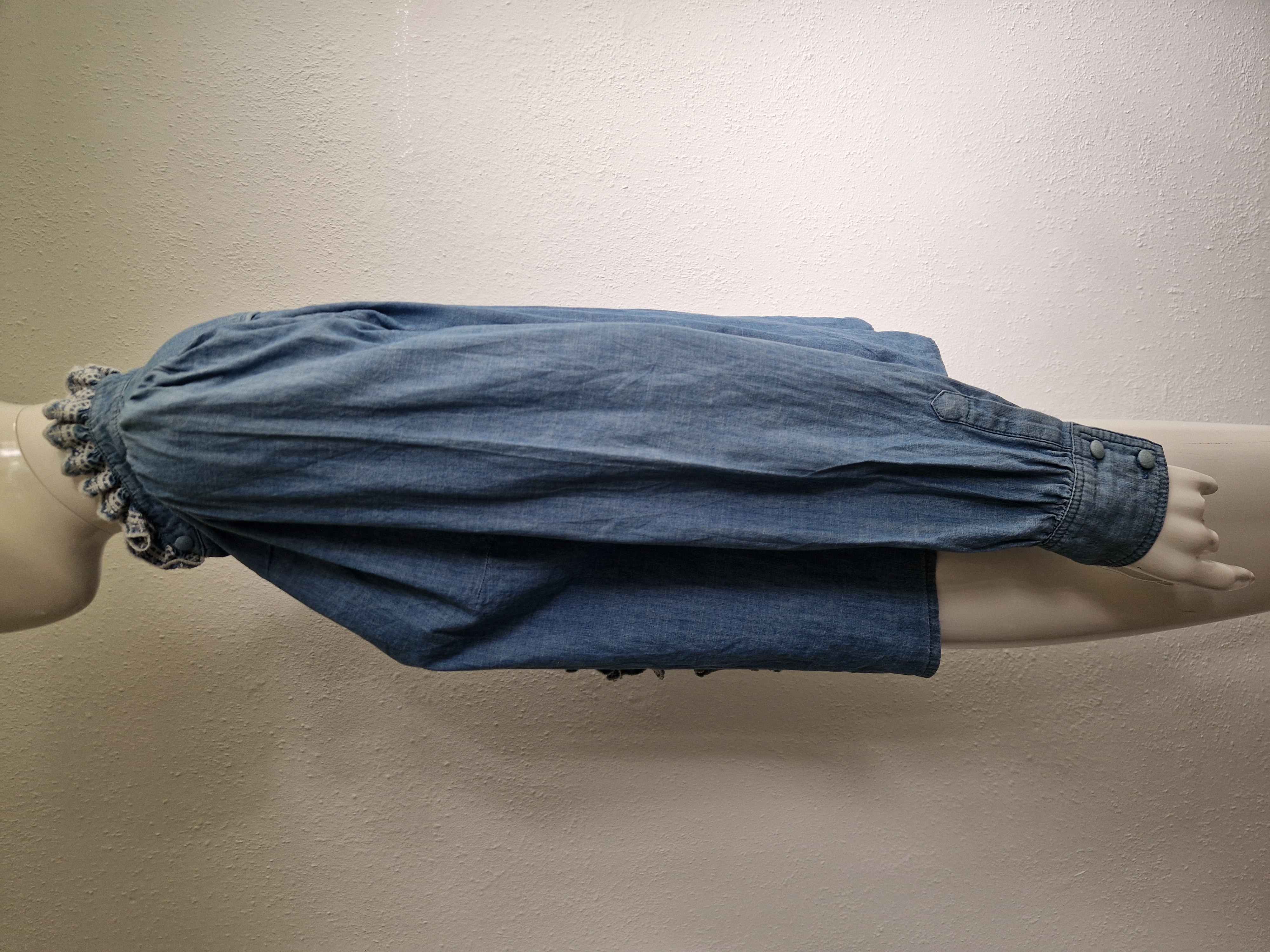 Nukus blouse. Maat L. Blauw/denim.