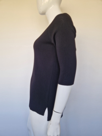 Aldomartins top met opengewerkte rug. Maat 42. Zwart.