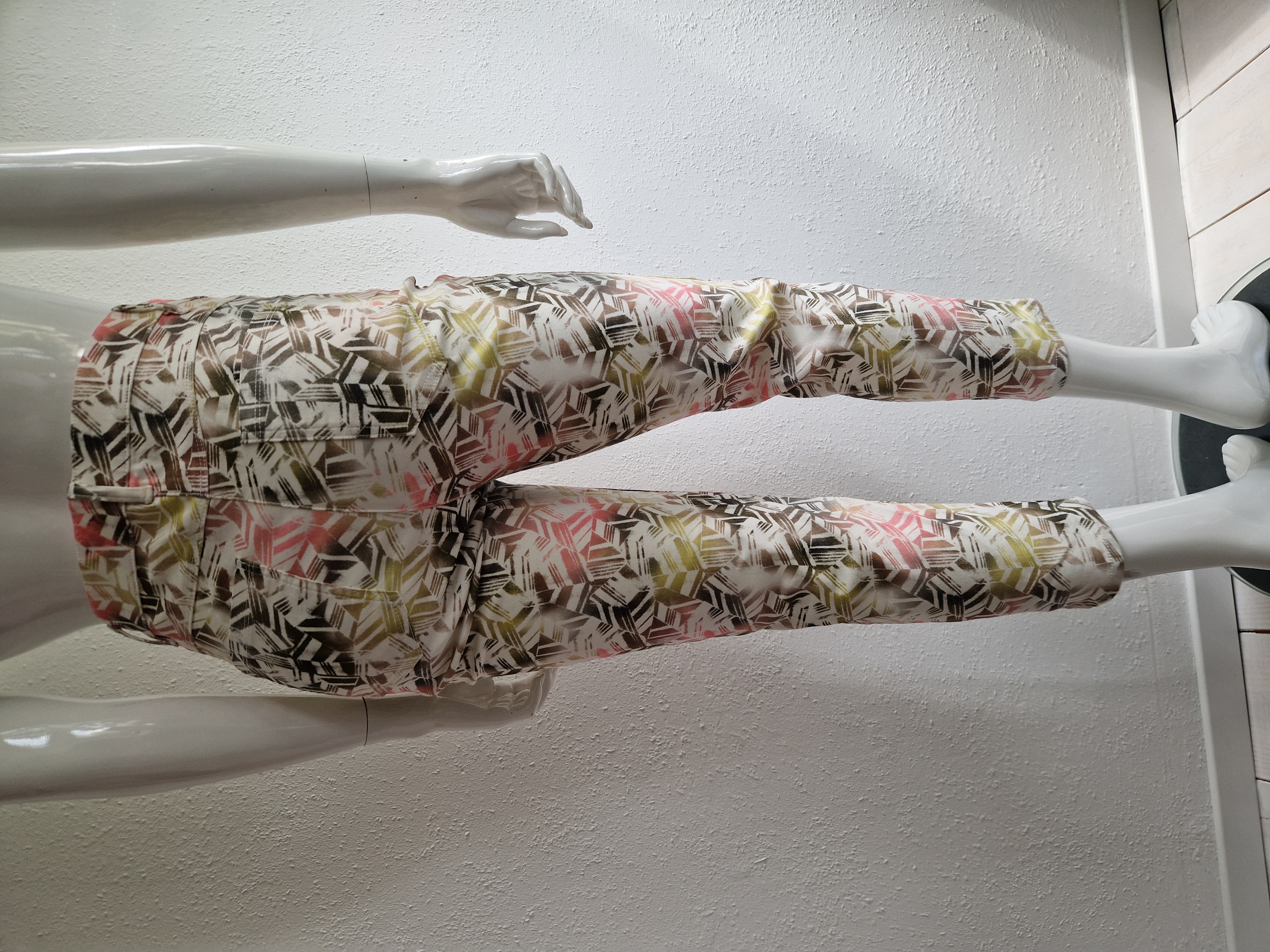 Gerry Weber cropped pantalon. Maat 44, All over print.
