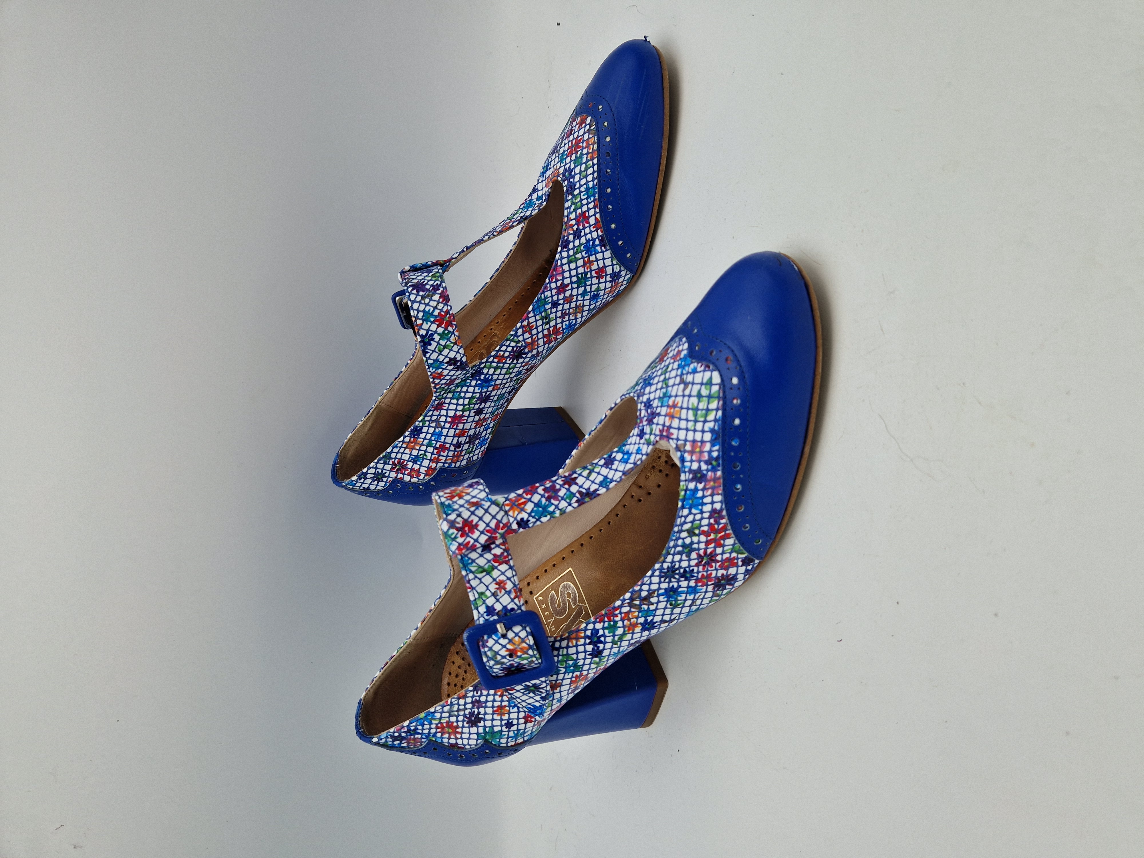 Vintage pumps. Maat 39. Kobaltblauw/leer.