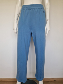 ZILCH Amsterdam sweatpants lichtblauw. Maat 38