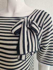 Twin Set top. Maat M. Crème/zwart gestreept.