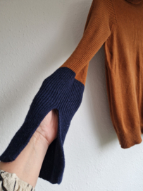 Stefanel coltrui. Maat M. Cognac/blauw.