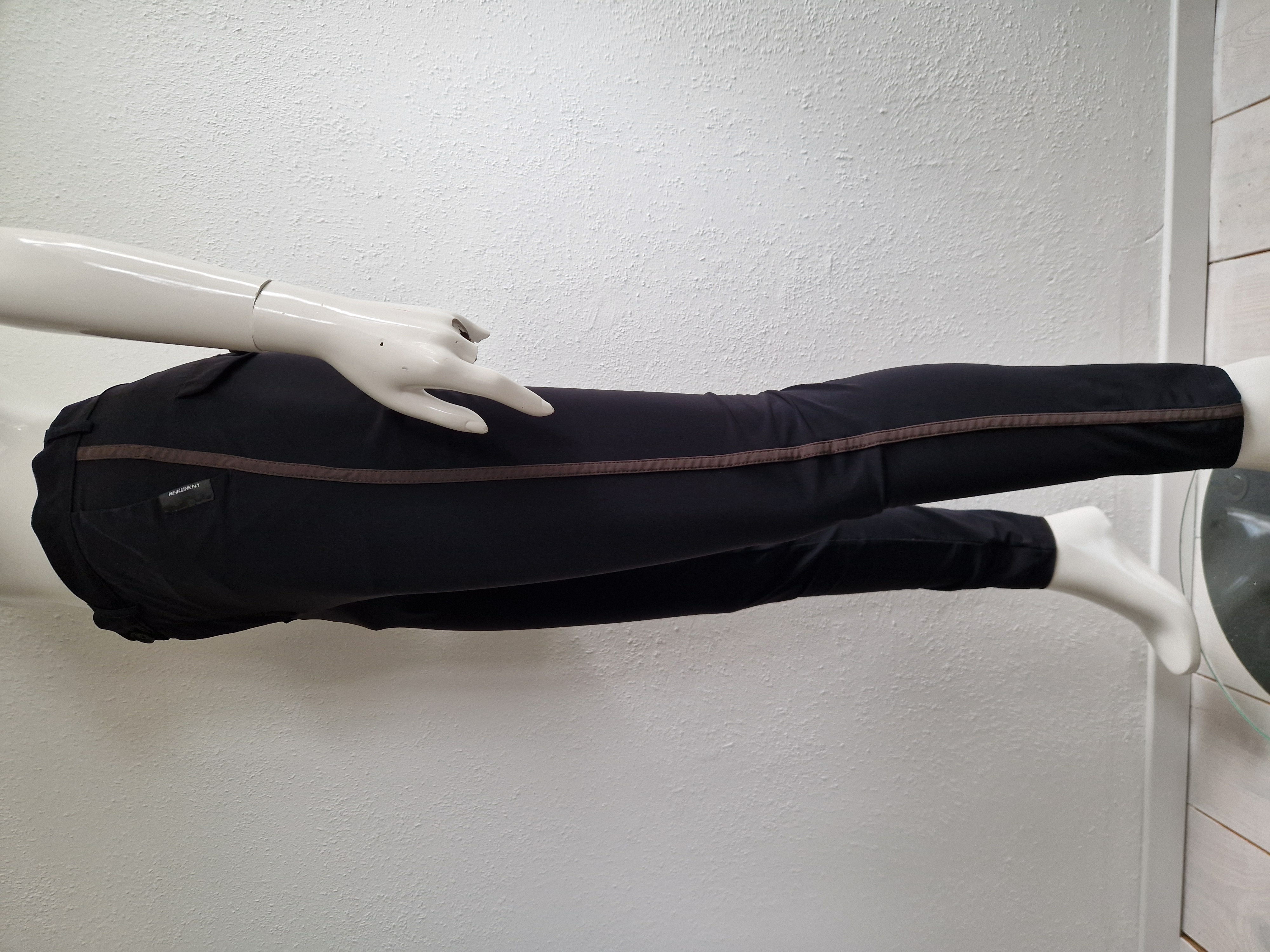 Penn & Ink NY pantalon. Maat 40, Zwart/travelstof.