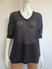 Summum pullover met V-hals. Maat S. Zwart
