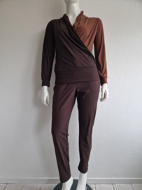 Studio Anneloes overslagtop. Maat L. Bruin/travelstof.