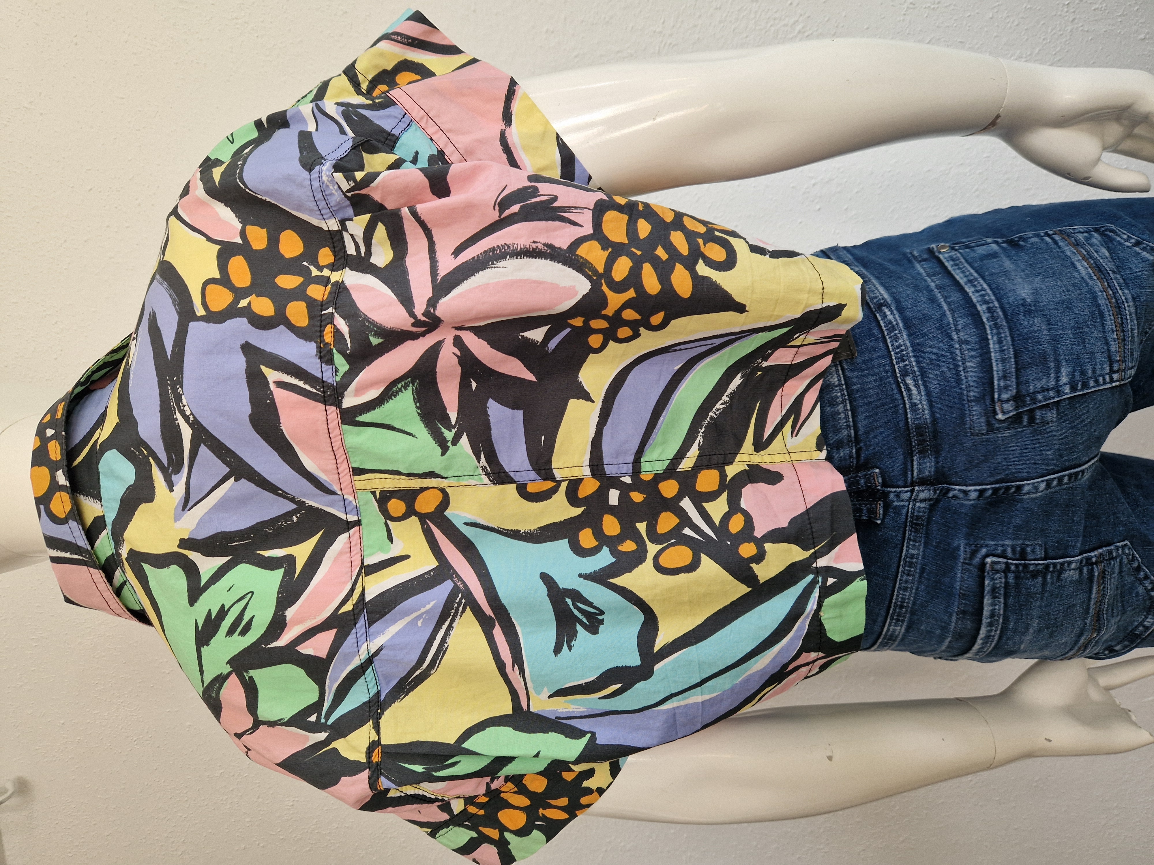 Zara cropped blouse. Maat M. All over print.