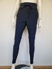 Studio Anneloes pantalon. Maat S. Donkerblauw