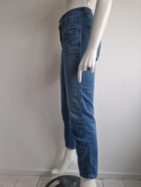 Closed cropped jeans Pedal Pusher. Maat 27. Lichtblauw.