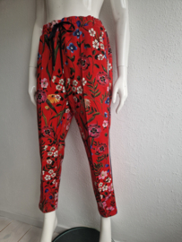 Cambio cropped pantalon Kimmy. Maat 40/42, Rood/bloemenprint.