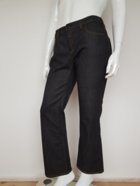 Armani Jeans. Mt. 33. Zwart