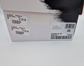 Premiata Mased sneakers wit. Maat 39.