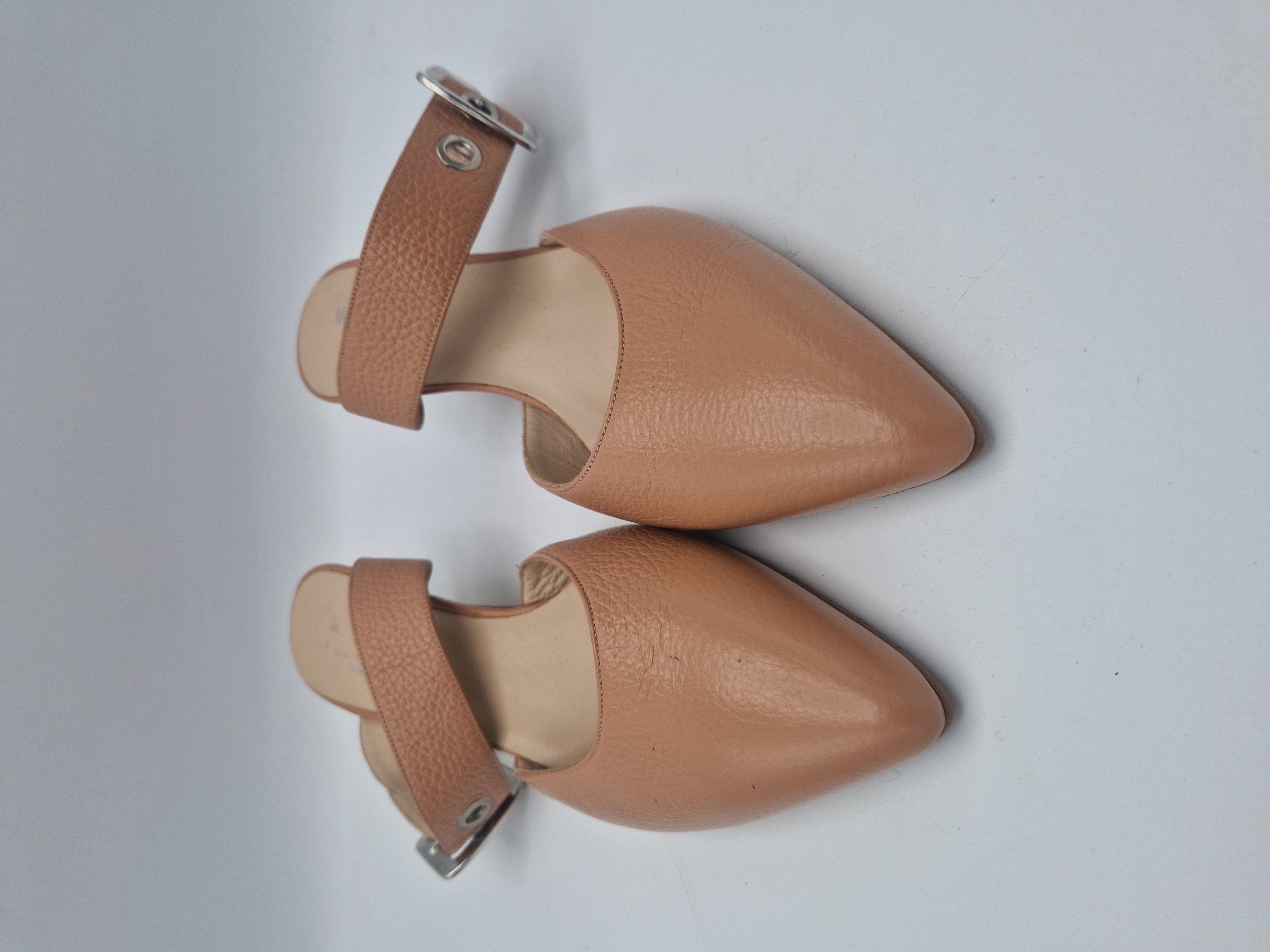 Mille Grazie pumps. Maat 42, Zachtroze/leer.