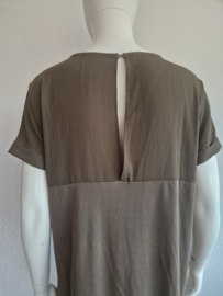 Simple jurk Dili. Maat S. Olijfgroen/modal.