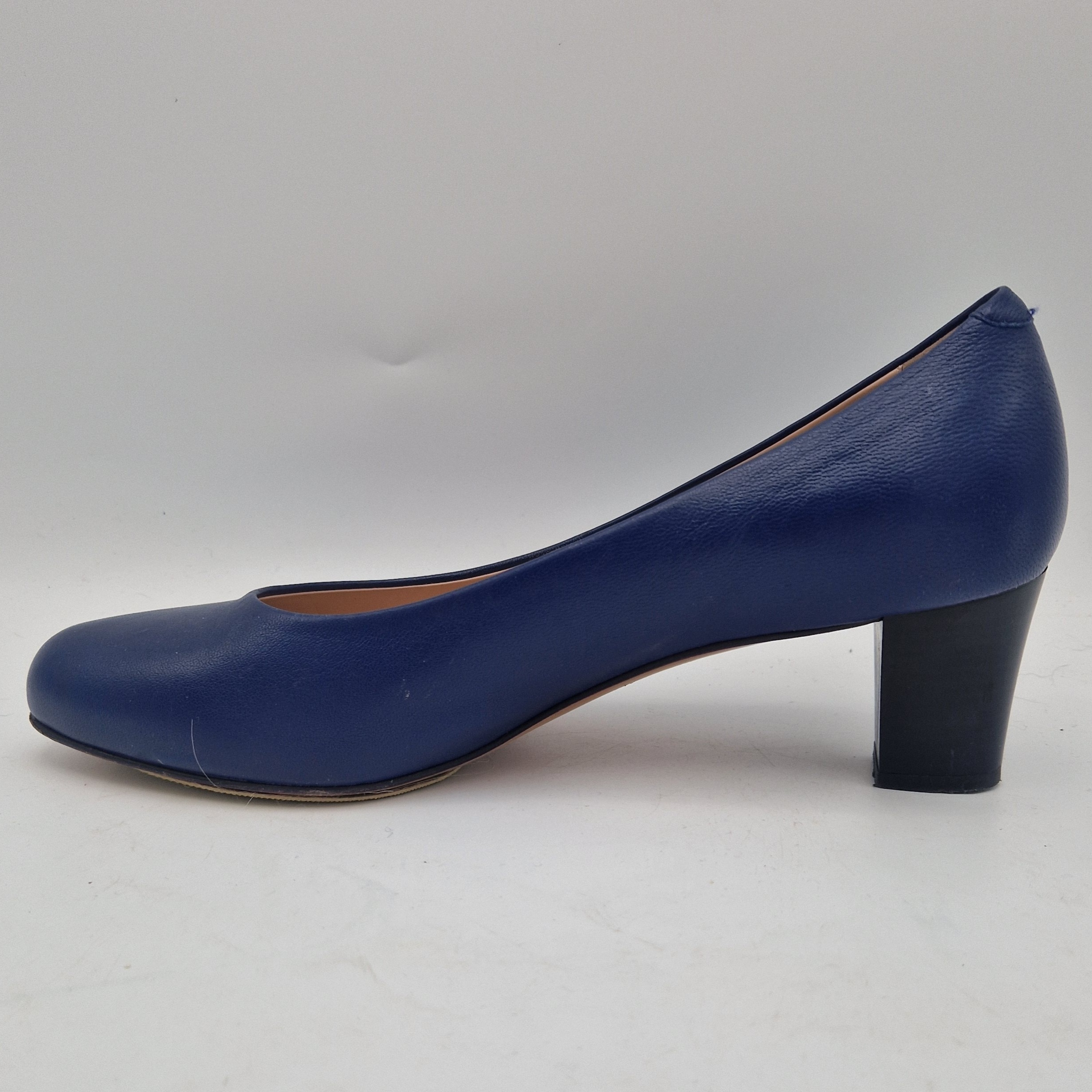 Voltan pumps. Maat 40, Donkerblauw/leer.
