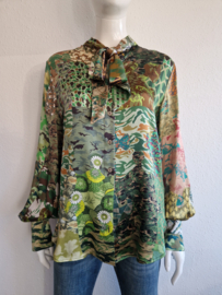 Zijden blouse. Maat M. Groentinten.