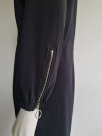 Joline Jolink jurk met V-hals. Maat M. Zwart.