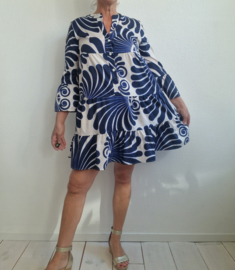 Cremekleurige jurk met blauwe print. Maat XL.