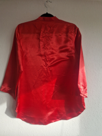 Arket blouse met V-hals. Maat 38, Rood/satijnlook.