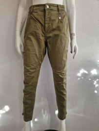 MAC Rich Cargo Cotton. Maat 40/28. Olijfgroen.