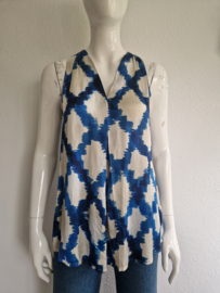 Summum top met V-hals. Maat 34. Ikat print.