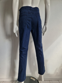 Closed pantalon Pedal Pusher. It.maat 46 (38/40). Donkerblauw.