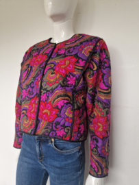 Sonya vintage jasje. Maat M. All over print. Gewatteerd.