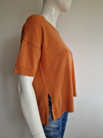 Selected Femme top. Maat S. Oranje.